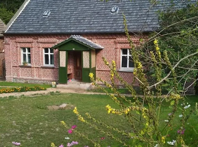 Ceglany Domek W Gryzynie